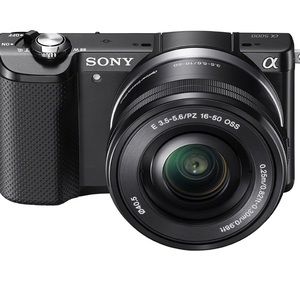 SONY ALPHA A5000 (never used, with box)